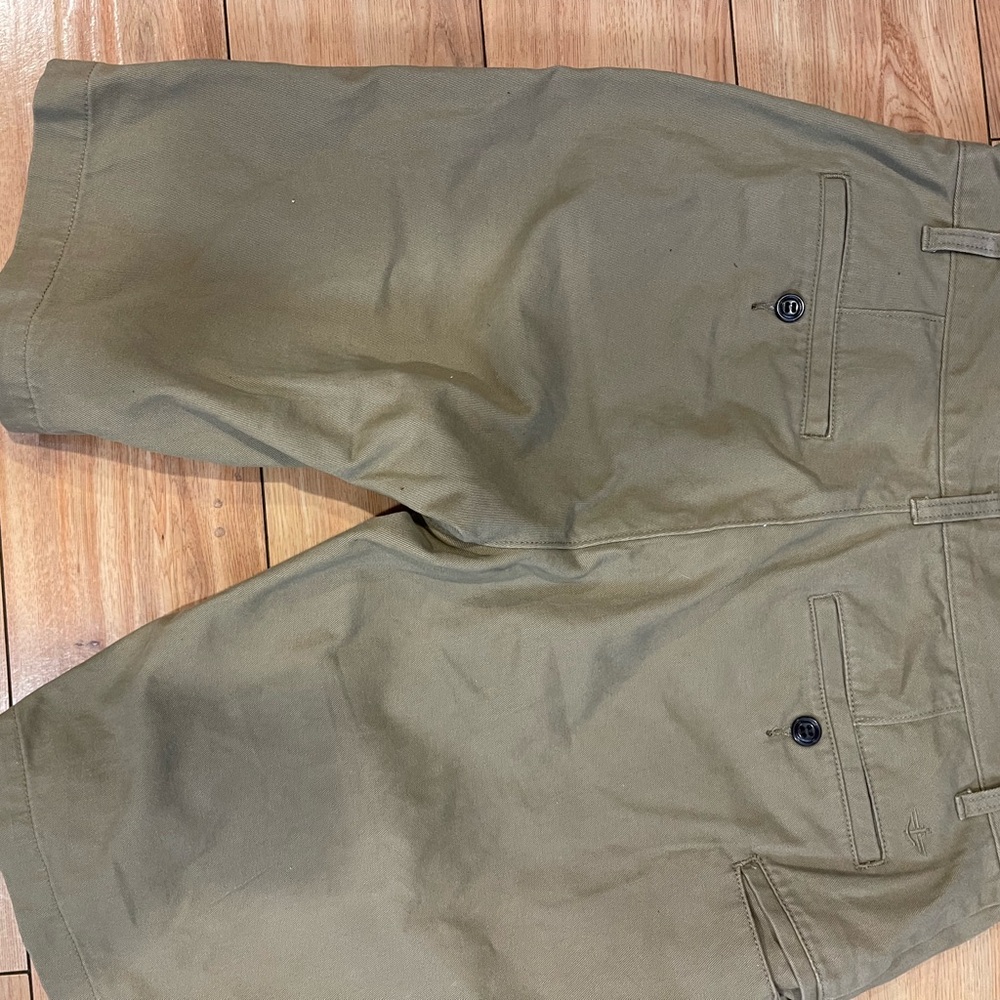 Men’s Docker shorts. Gently worn. In like-new condition